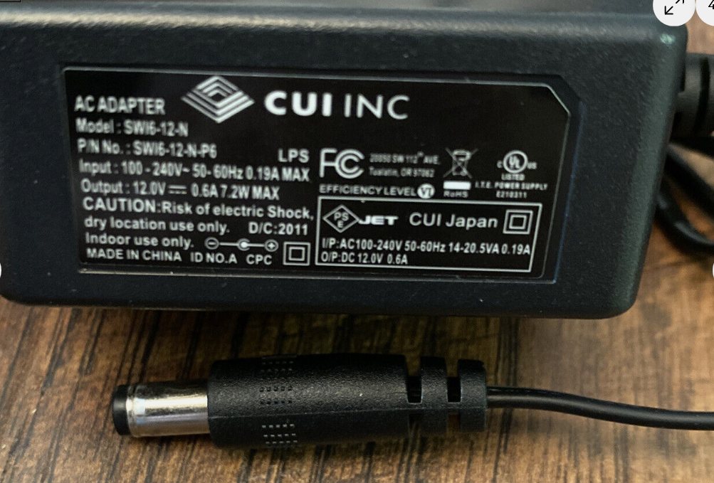 *Brand NEW* CUI inc Out 12v 0.6Amp 7.2Watt AC Adapter SWI6-12-N-P6 Plug In Power Supply